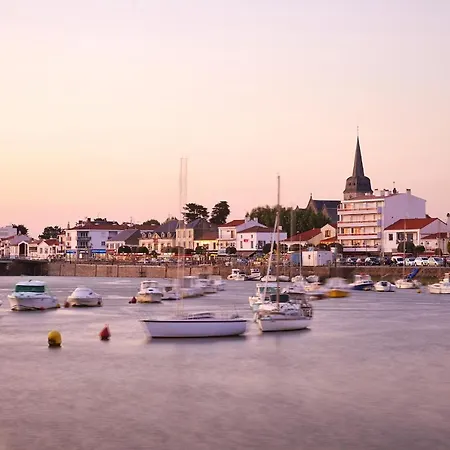 Pour 6 Sur La Grande Plage, St Gilles *