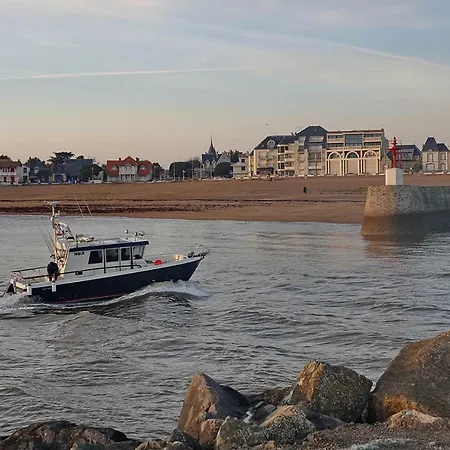 Pour 6 Sur La Grande Plage, St Gilles Saint-Gilles-Croix-de-Vie