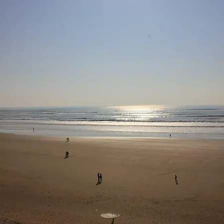 Pour 6 Sur La Grande Plage, St Gilles Appartement